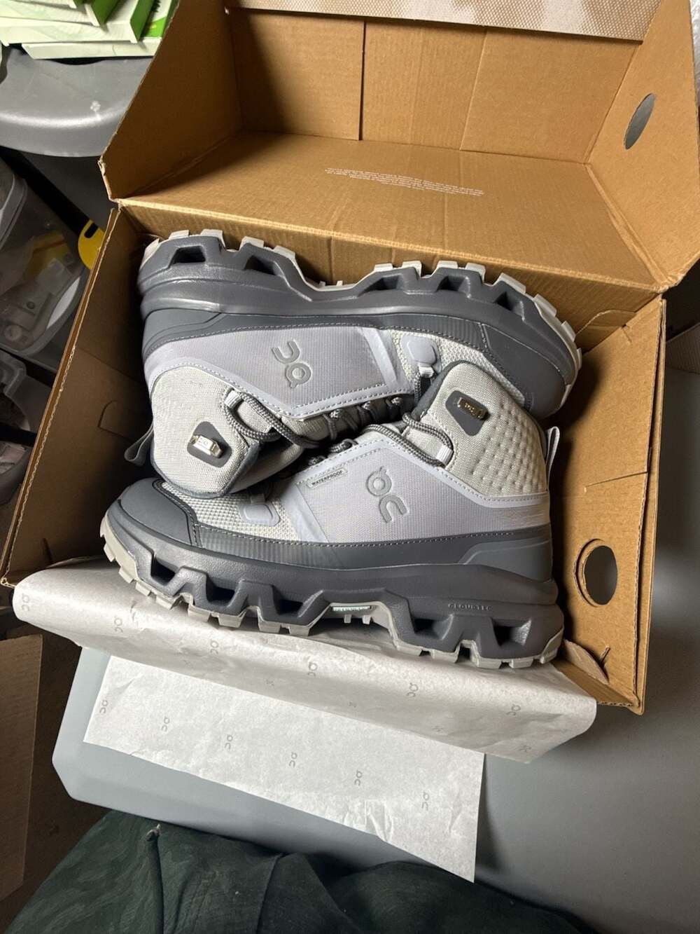On Running Cloudrock Mid WP Hiking Boots Grey Men's Size 8.5